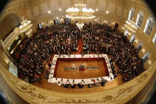 Jazyková agentura Channel Crossings je oficiálním dodavatelem tlumočení pro konferenci Forum 2000 Jazyková agentura Channel Crossings je oficiálním dodavatelem tlumočení pro konferenci Forum 2000